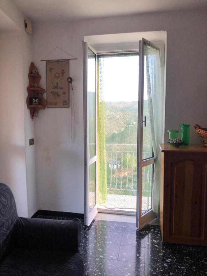 Bilocale Mirella Apartment Carro Bagian luar foto