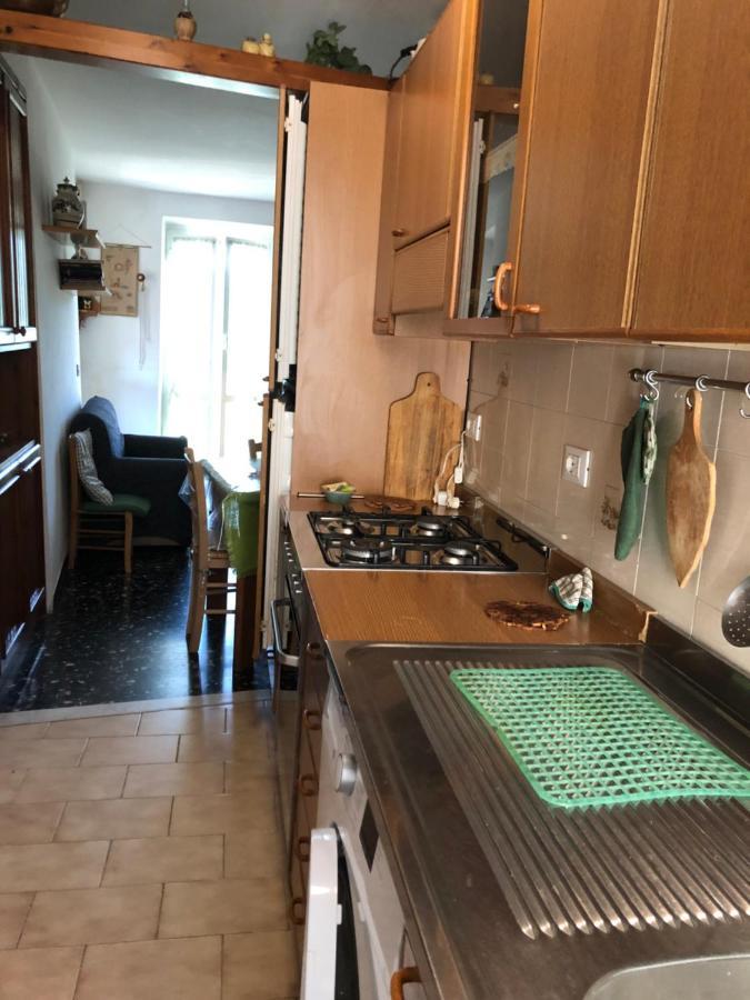 Bilocale Mirella Apartment Carro Bagian luar foto
